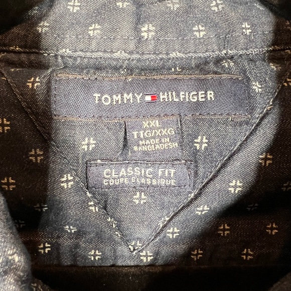 EUC Tommy Hilfiger Blue Button Down Shirt - Picture 6 of 6